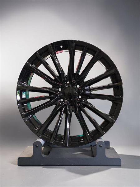 D09 wheel - gloss black