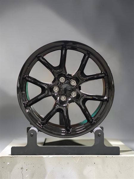 F010 wheel - gloss black
